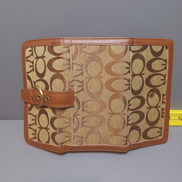 Brown and Tan Tri-Fold Wallet - Picture 9 of 9